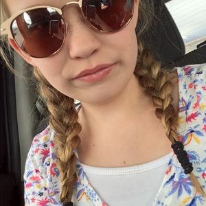 Meet your Posher, Josie